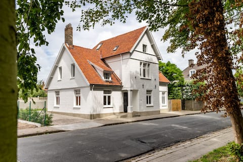 Maison Chartreuse: historic home in the outskirts of Bruges