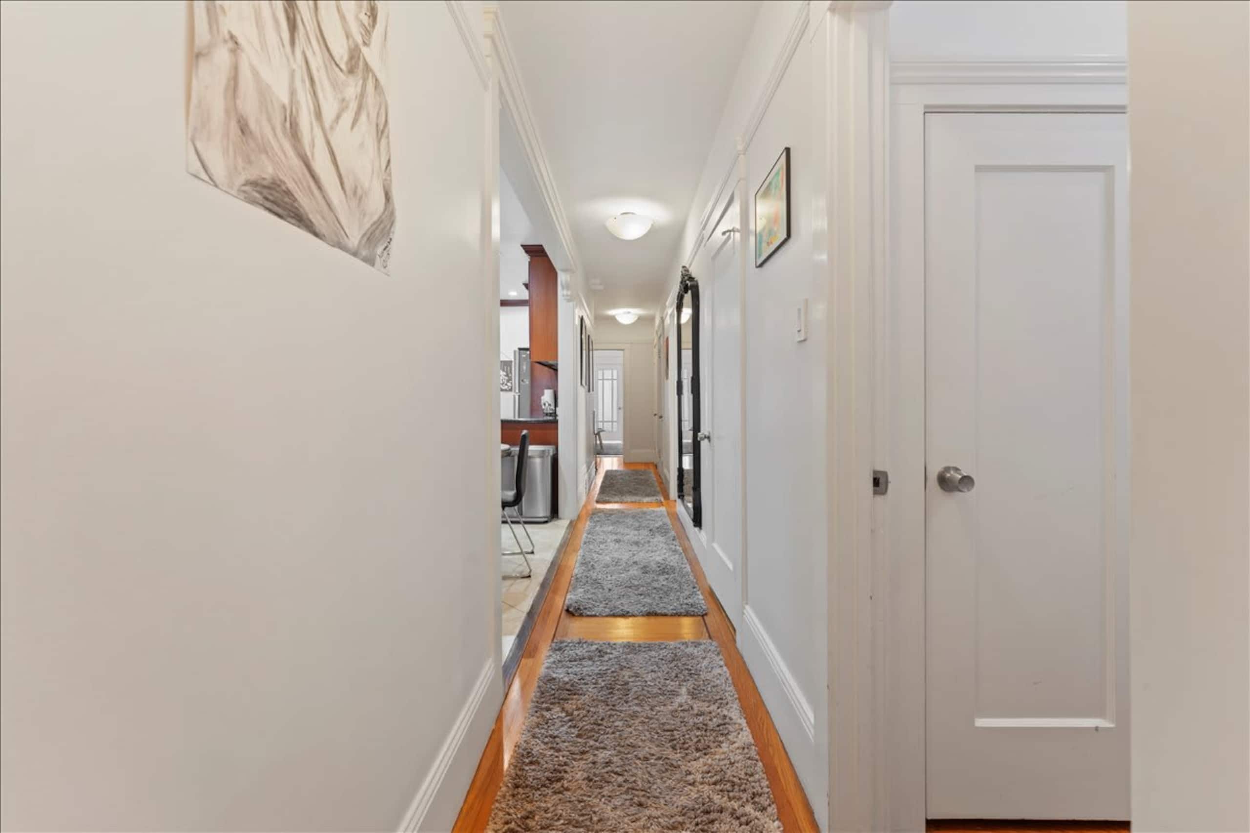Home in San Francisco · ★4.77 · 4 bedrooms · 8 beds · 2.5 baths - Image 101