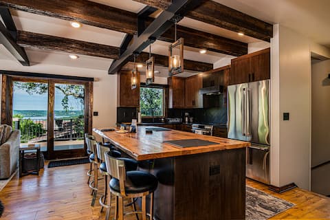 Next to Big Cedar! HotTub-LakeViews! HighEnd Decor