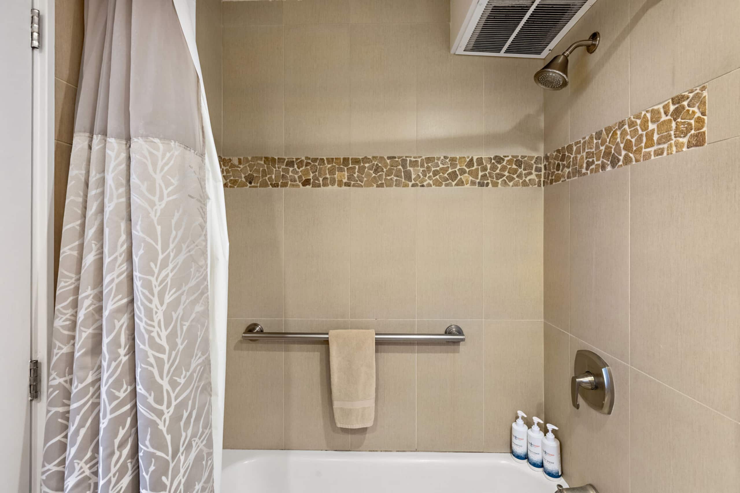 Condo in Kihei · ★4.81 · 2 bedrooms · 3 beds · 2 baths - Image 19