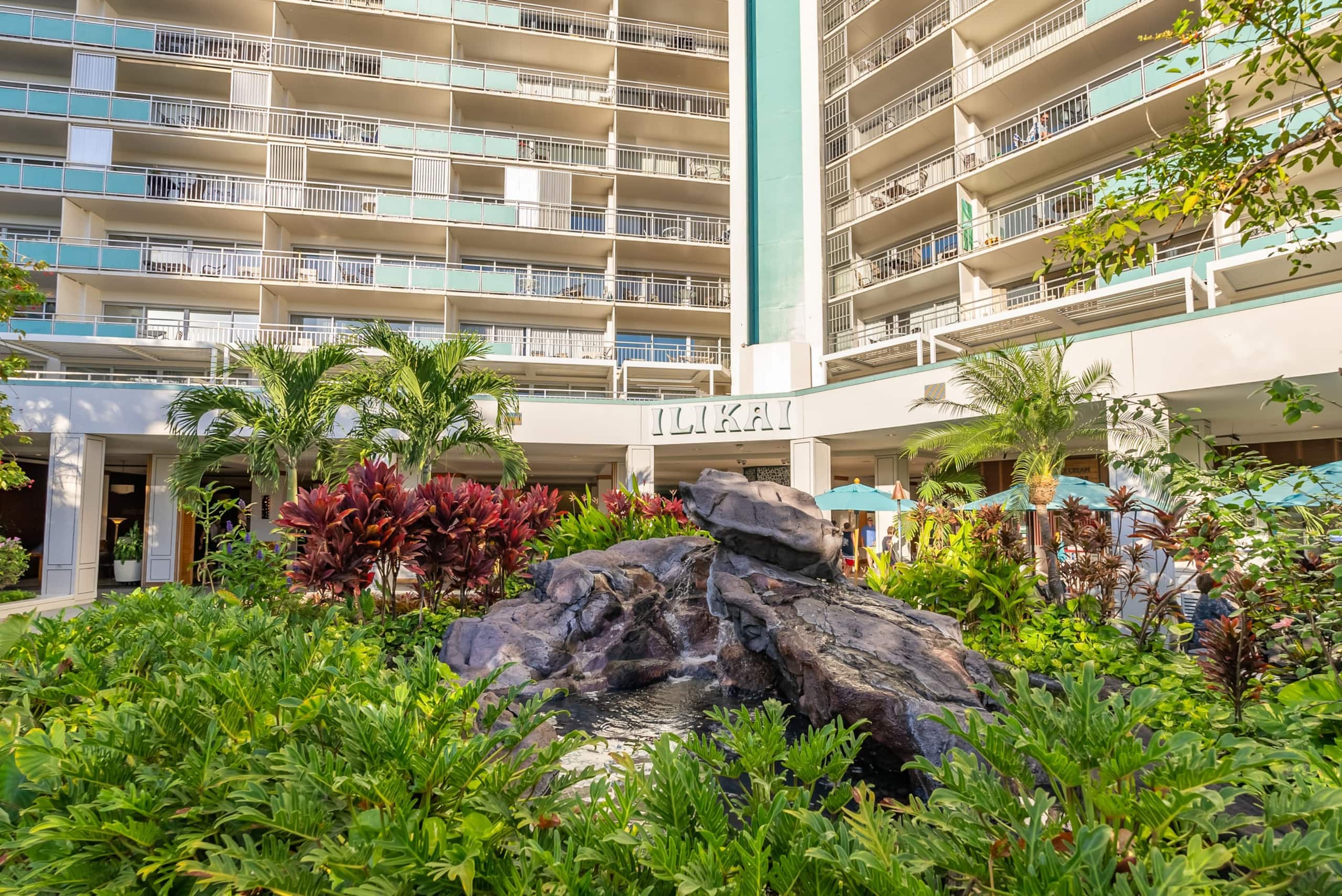 Condo in Honolulu · ★4.82 · 1 bedroom · 2 beds · 1 private bath - Image 16