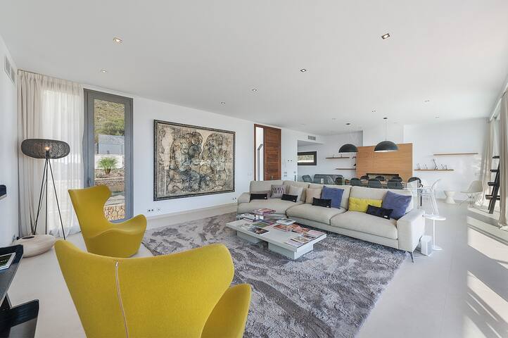 Luxury Villa Phoenix by Js Villas gallery image 4