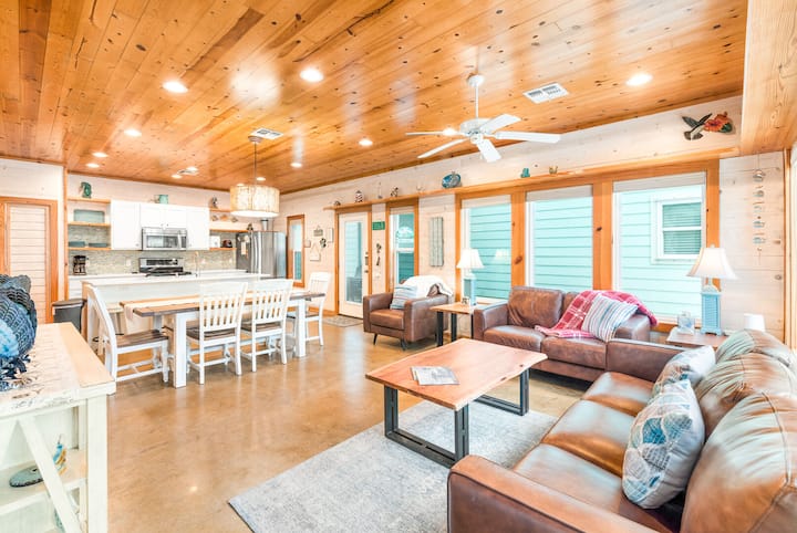 Ruby Tuesday Cottage! Community Pool! Downtown Pa! - Texas