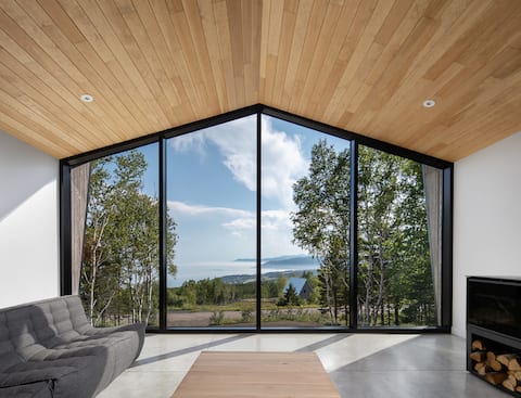 Luxurious Chalet with Pool, Sauna, Spa & View