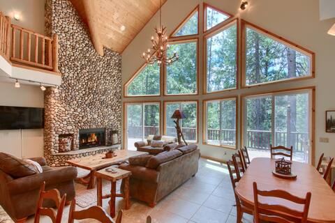 Rivercrest Lodge- Hot Tub/Pool Table/Firepit