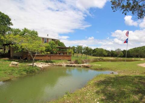Spring fed Waterfront, sleeps 25! 5 Homes