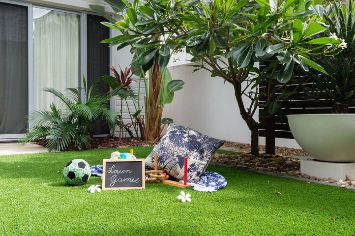 The Beach House -Nth Point Ave- Beachfront home gallery image 5