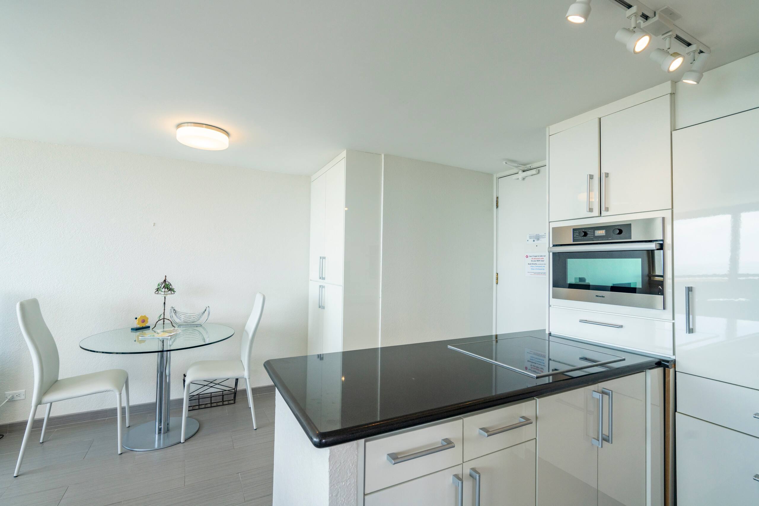 Condo in Honolulu · ★4.5 · 1 bedroom · 2 beds · 1 private bath - Image 21