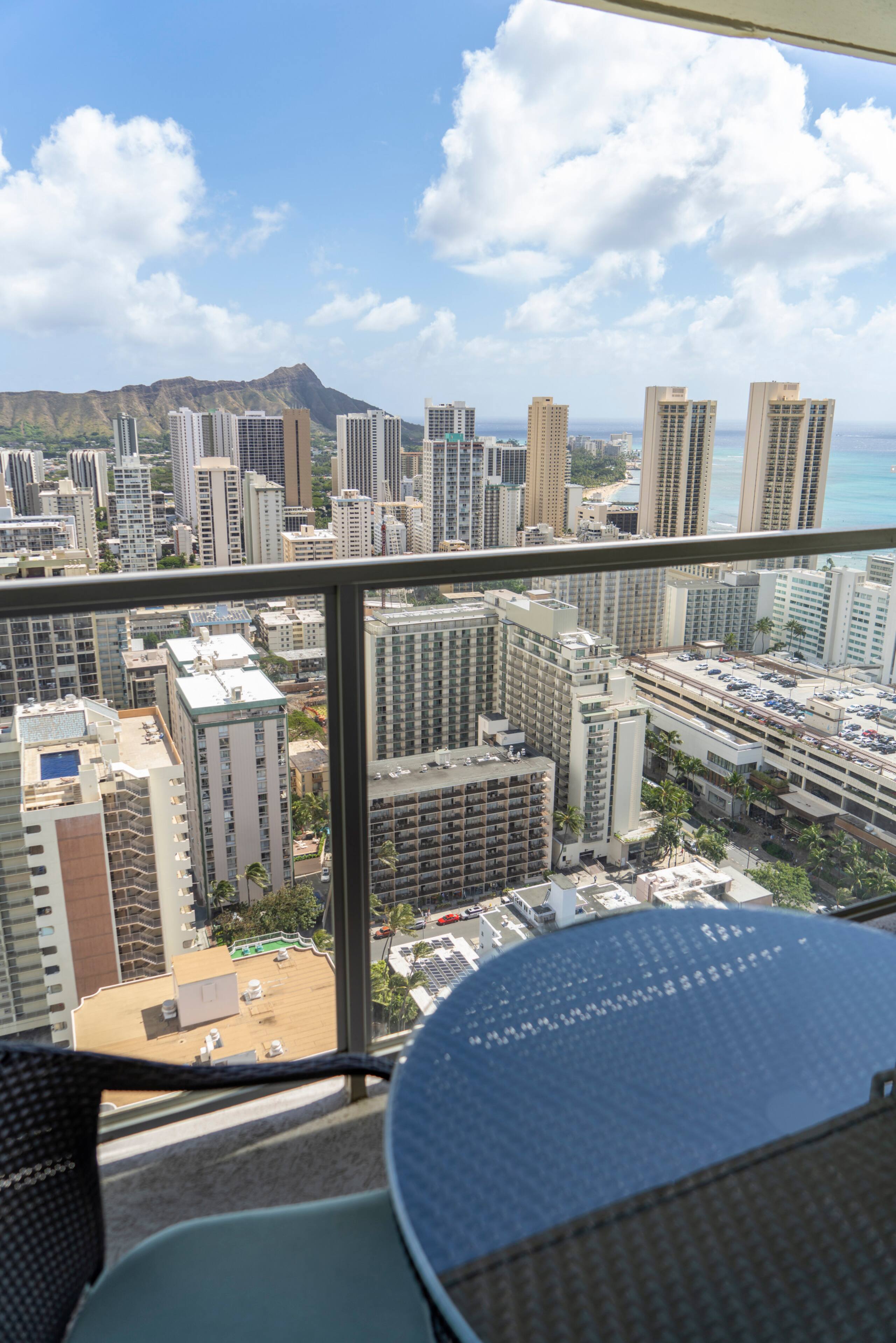 Condo in Honolulu · ★4.5 · 1 bedroom · 2 beds · 1 private bath - Image 45