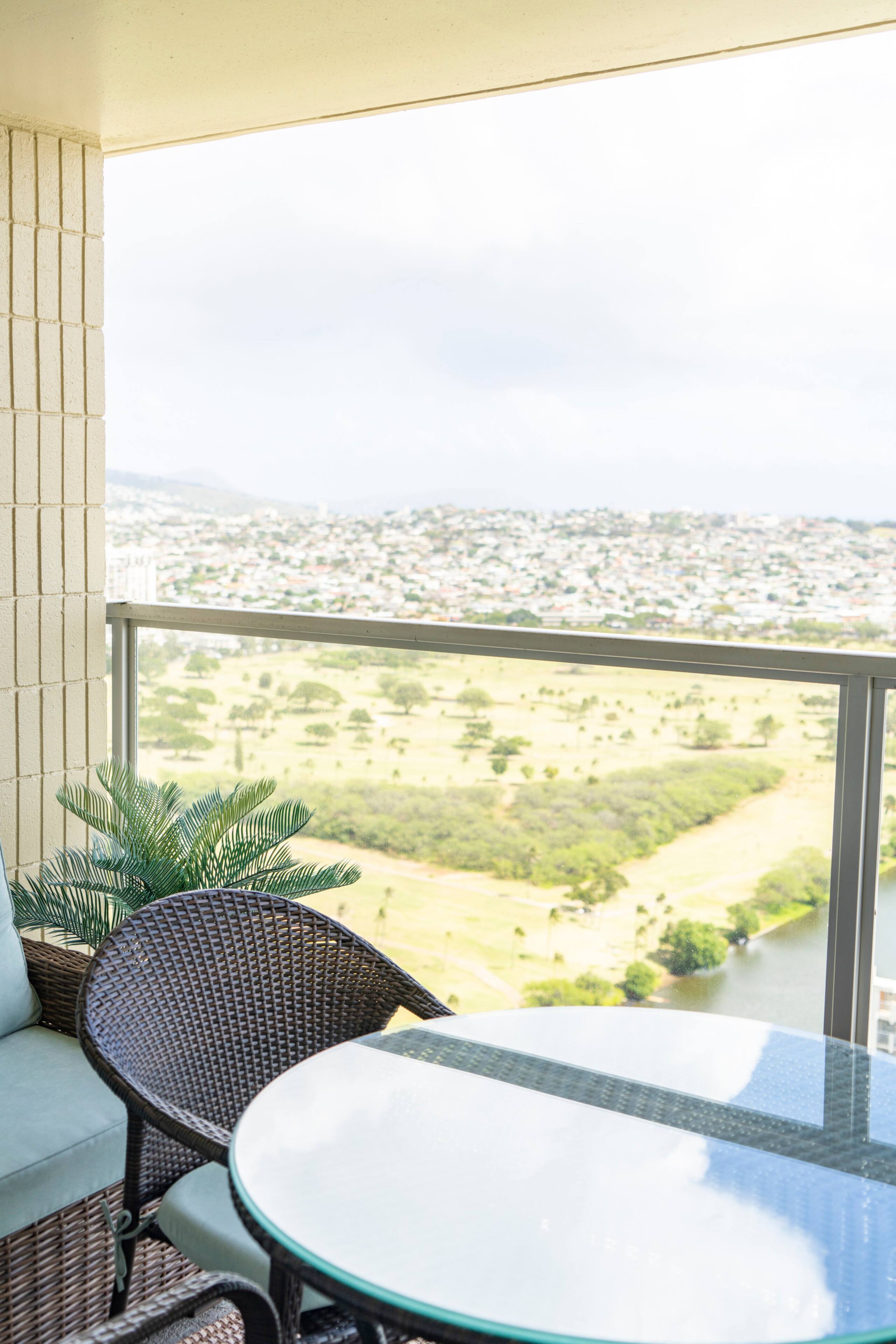 Condo in Honolulu · ★4.5 · 1 bedroom · 2 beds · 1 private bath - Image 44