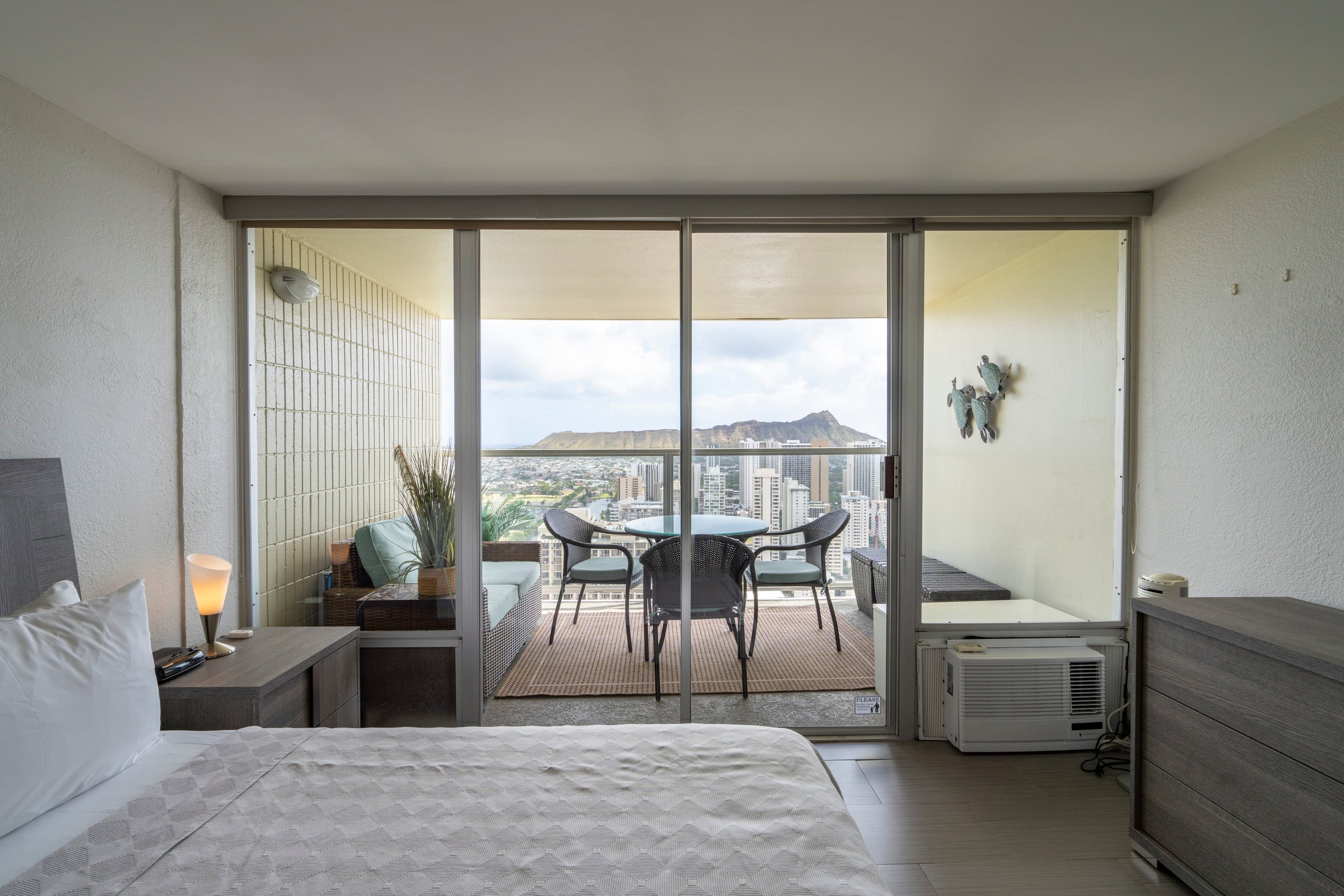 Condo in Honolulu · ★4.5 · 1 bedroom · 2 beds · 1 private bath - Image 30