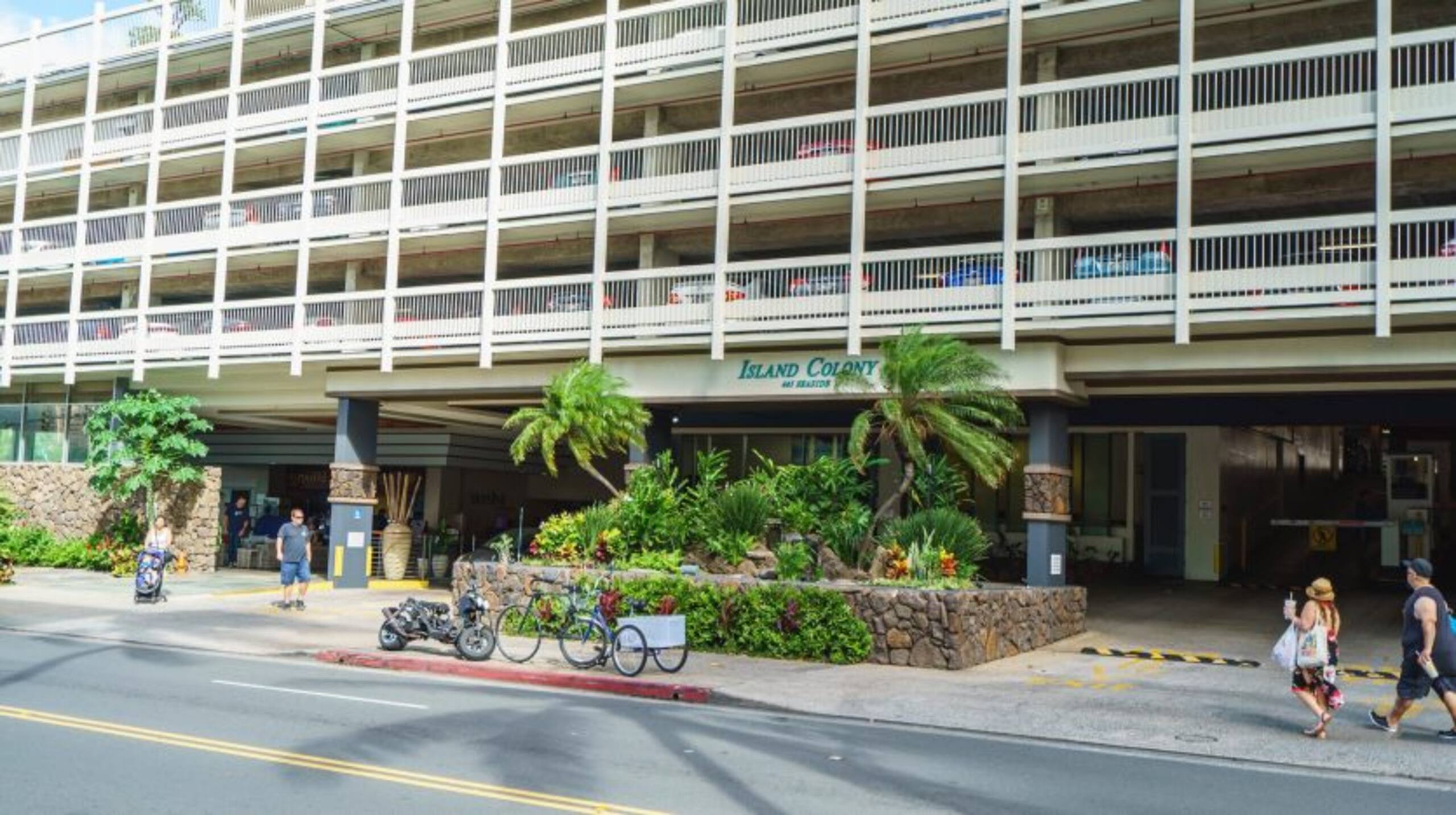 Condo in Honolulu · ★4.5 · 1 bedroom · 2 beds · 1 private bath - Image 11