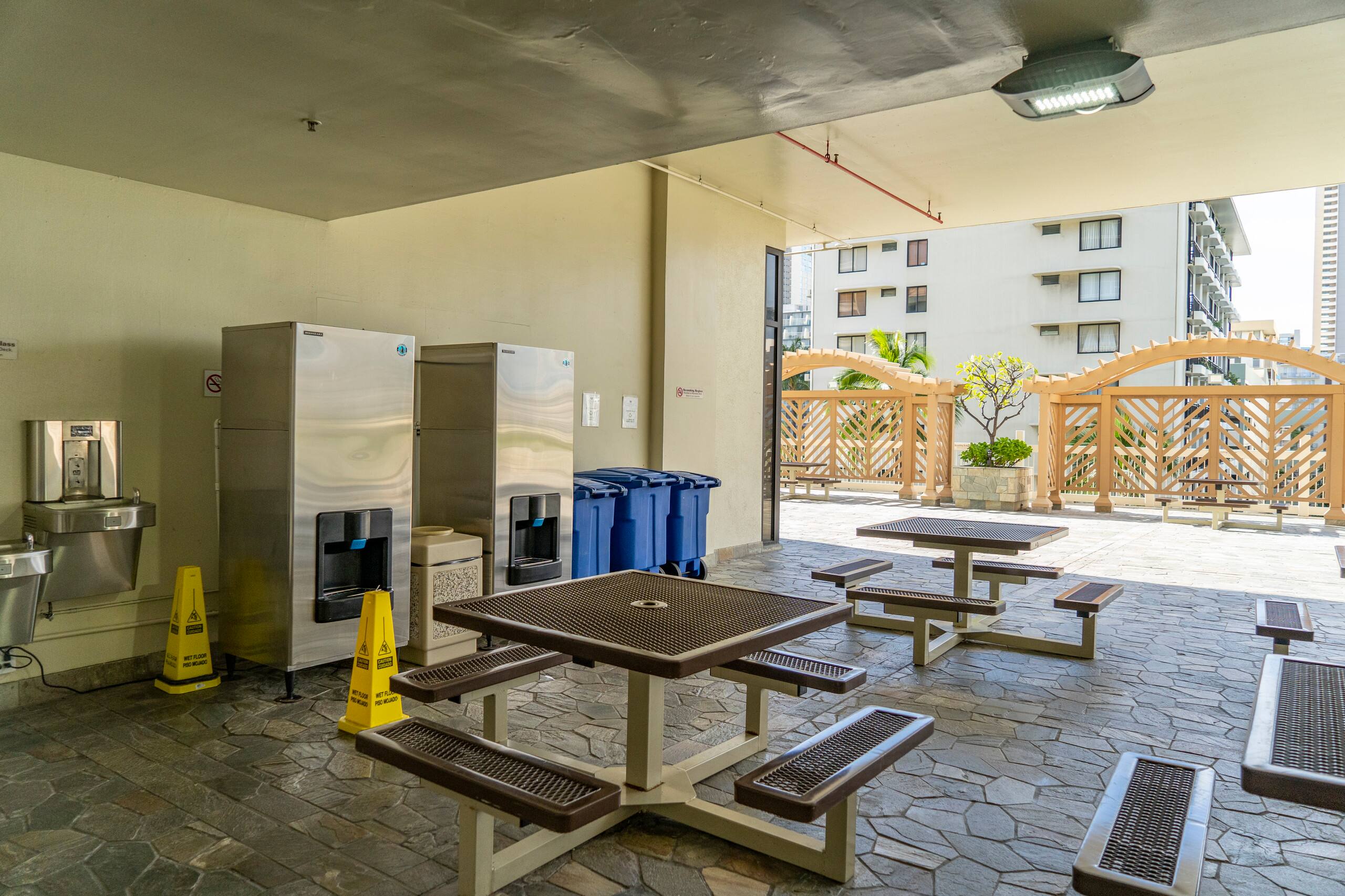 Condo in Honolulu · ★4.5 · 1 bedroom · 2 beds · 1 private bath - Image 17