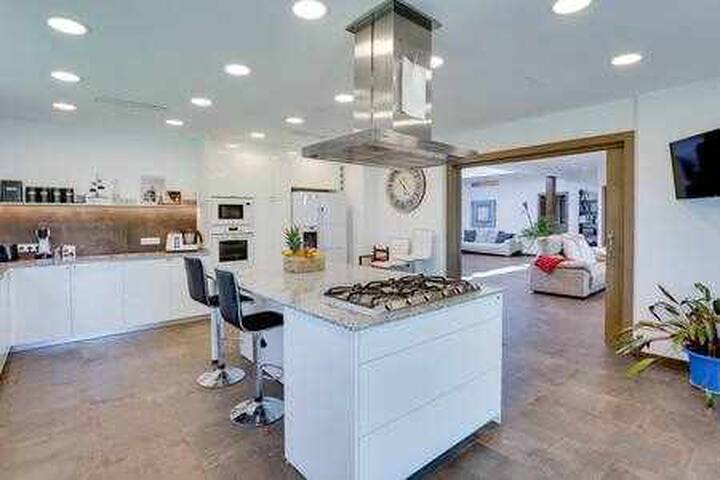 Villa Falguerar, un oasis de privacidad y lujo gallery image 5