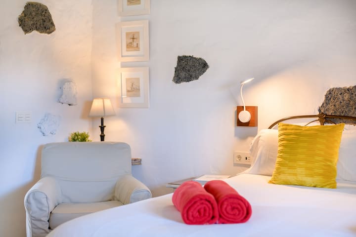 Sarah Y Andrés managed Airbnb listing 3