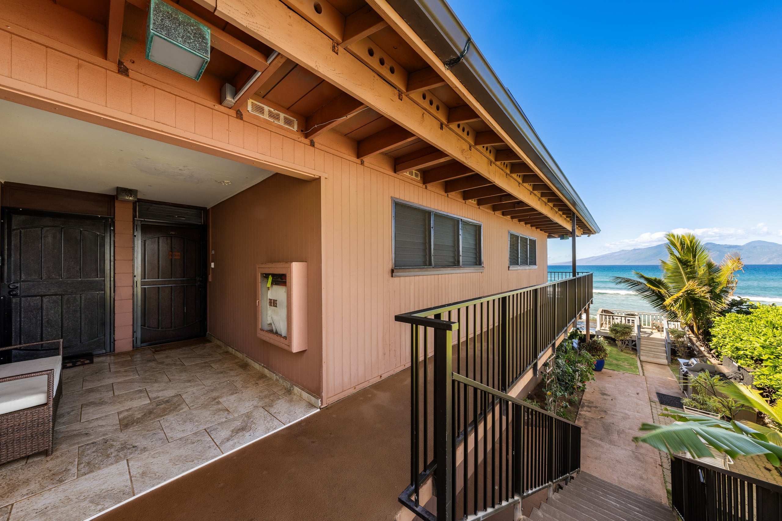 Condo in Lahaina · ★4.41 · 1 bedroom · 2 beds · 1 private bath - Image 45