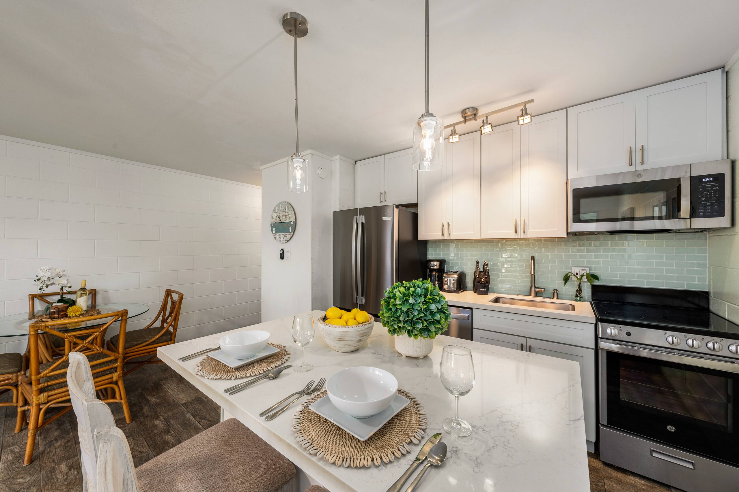 Condo in Lahaina · ★4.41 · 1 bedroom · 2 beds · 1 private bath - Image 15