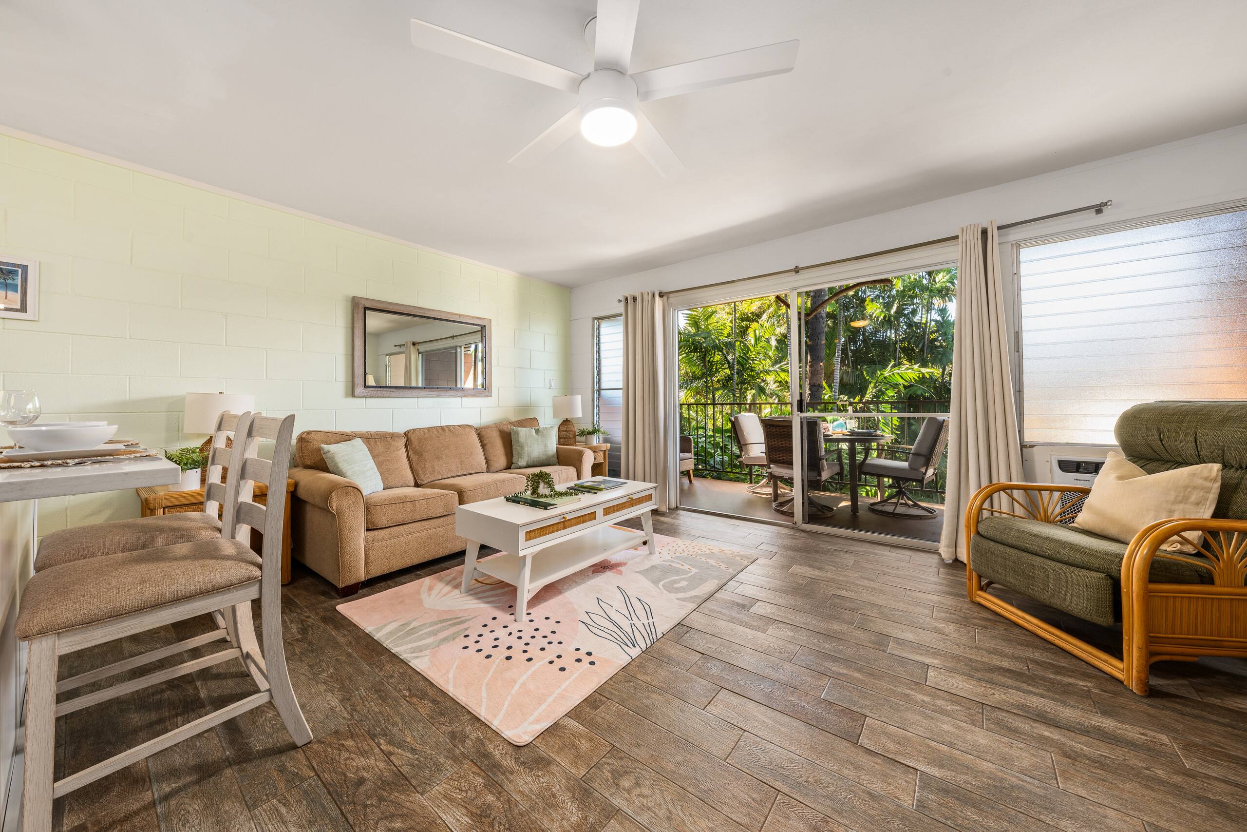 Condo in Lahaina · ★4.41 · 1 bedroom · 2 beds · 1 private bath - Image 3