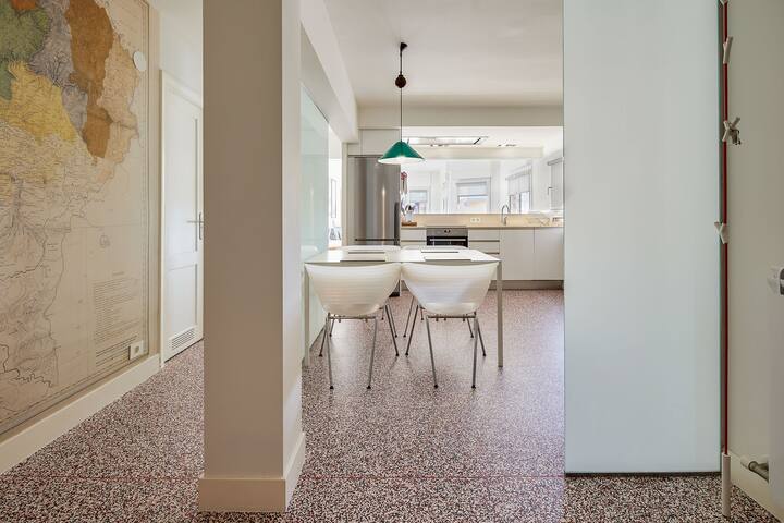 Fantastic Apartment Near The Beach. gallery image 4