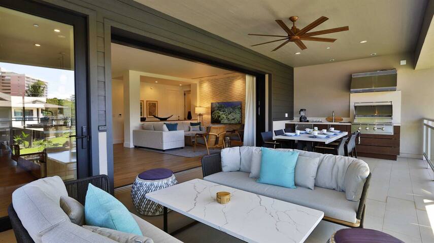 Luana 14D~ Villa with Garage, BBQ & Pool Access gallery image 2