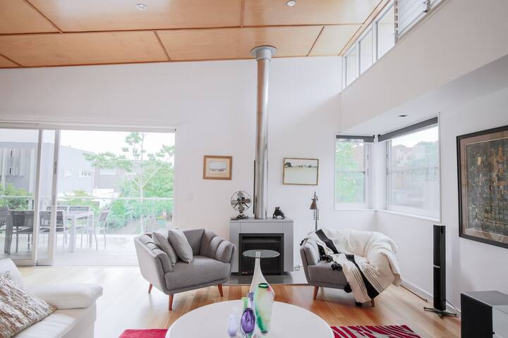 Frida – Elysium gallery image 2