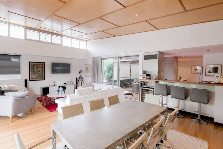 Frida – Elysium gallery image 4