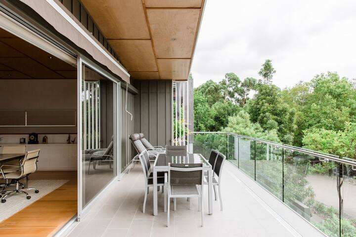 Frida – Elysium gallery image 3