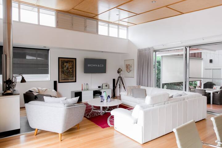 Frida – Elysium gallery image 5