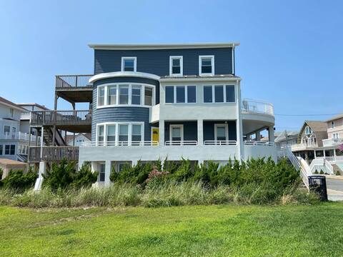 Unreal ocean Beach Pad - beachfront & boardwalk
