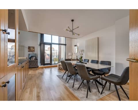 5-bedroom apartment with river views - Goliath