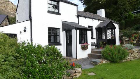Pant Glas, Couples Cottage in North Wales