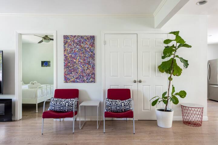 Encino Garden Escape- 4 BD/3 BR, 2 King beds gallery image 5