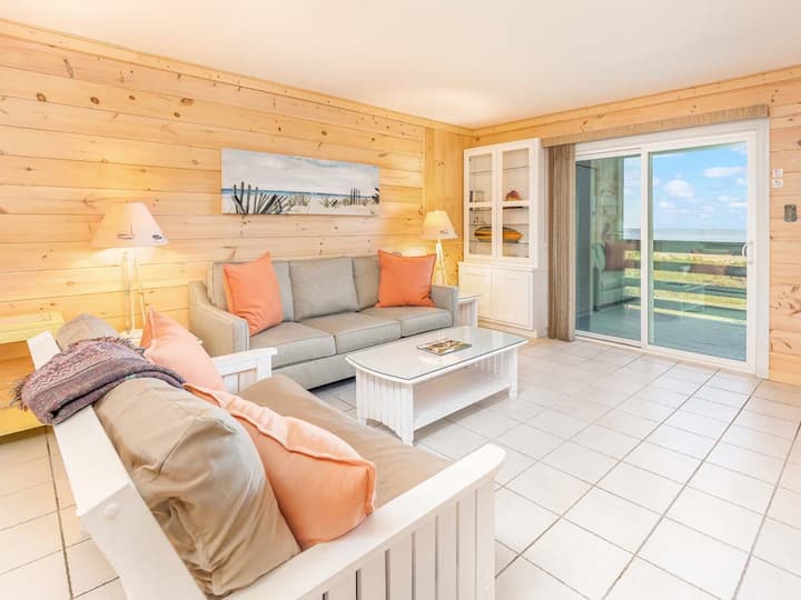 Lighthouse Point 30c | Ocean View Condo, Pools! - Tybee Island