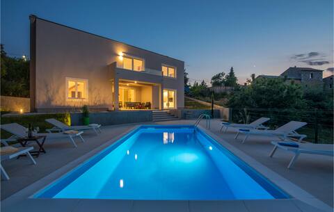 3 bedroom pet friendly home in Vrh