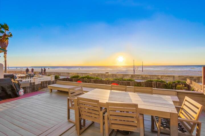 2 Levels of Ocean Front – HUGE Patio – AC gallery image 3