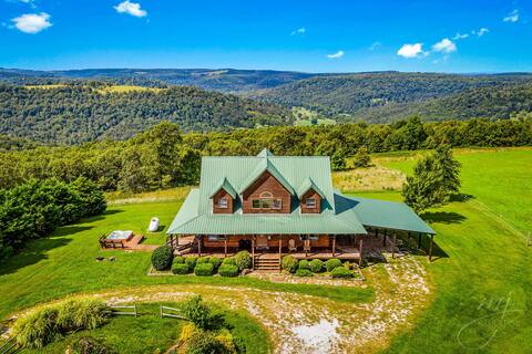 Lodge at OZK Ranch- Mountaintop with hot tub