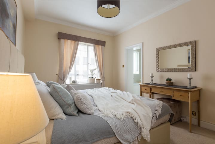 Park Lane Apartments – Shaw House – Two Bedroom