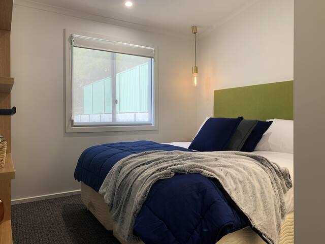 Superior Family Cabin (Sleeps 6) gallery image 3