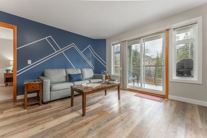Blue Bird Skies | Gym & Secure Parking - Canmore