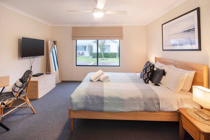 House 02 – The Dunsborough Retreat gallery image 2