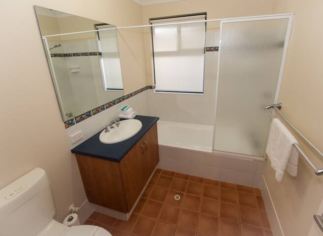 House 02 – The Dunsborough Retreat gallery image 5