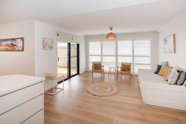 House 07 – “Salt” Dunsborough gallery image 5