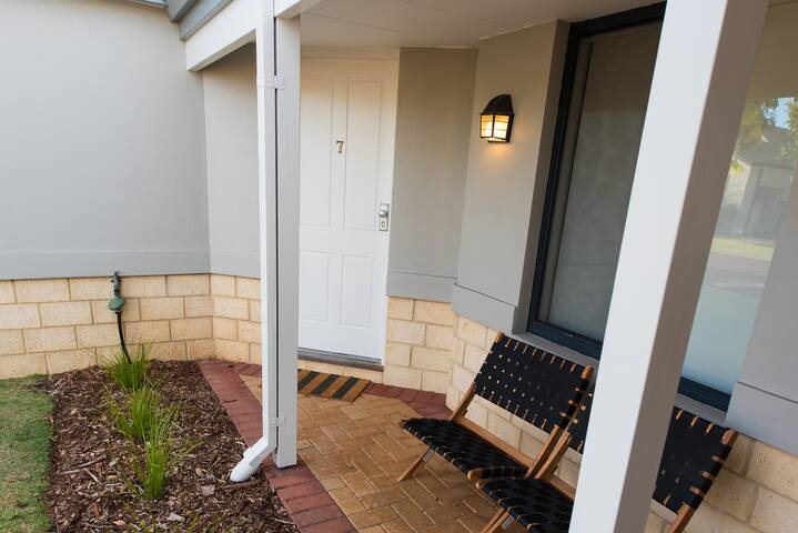 House 07 – “Salt” Dunsborough gallery image 2