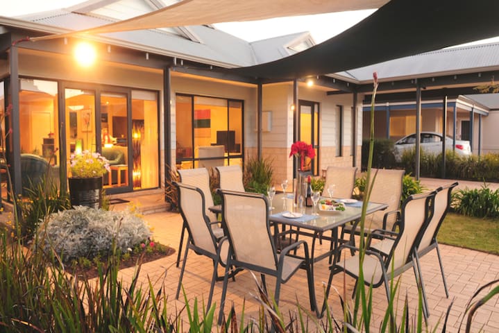 House 16 – Jewel of the Bay Dunsborough