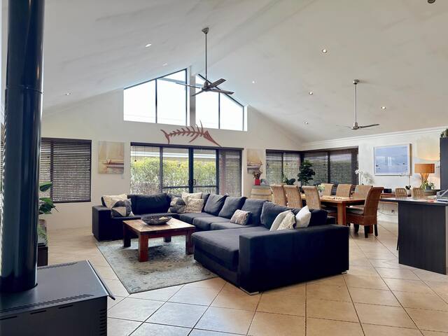 House 23 – Seahorse Dunsborough gallery image 2