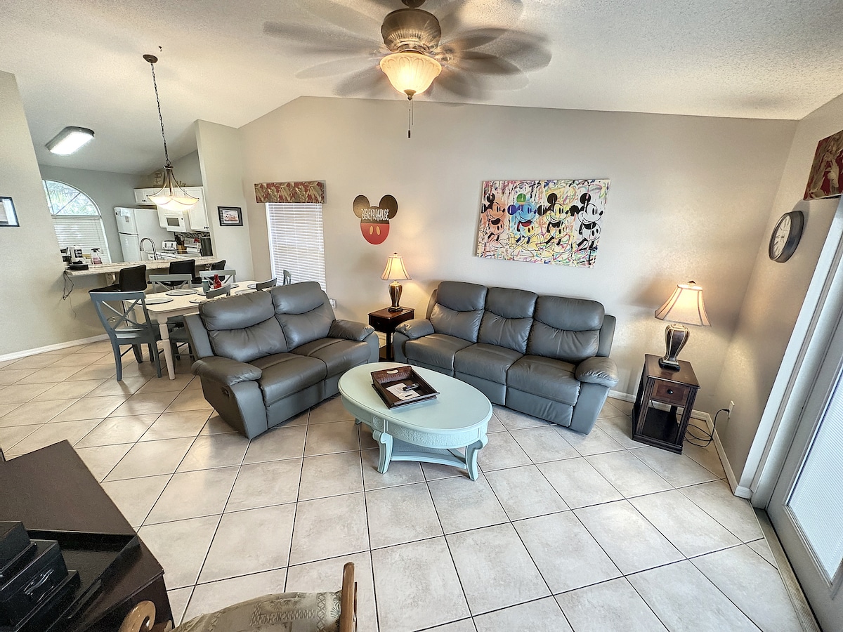 Popular Airbnb listing: Private Pool + Spa Game Room •4m Disney •Pinball in Four Corners