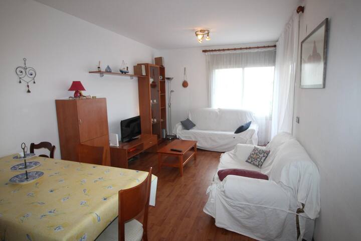 empordà 12 – apartment with mountain views, elevat gallery image 3