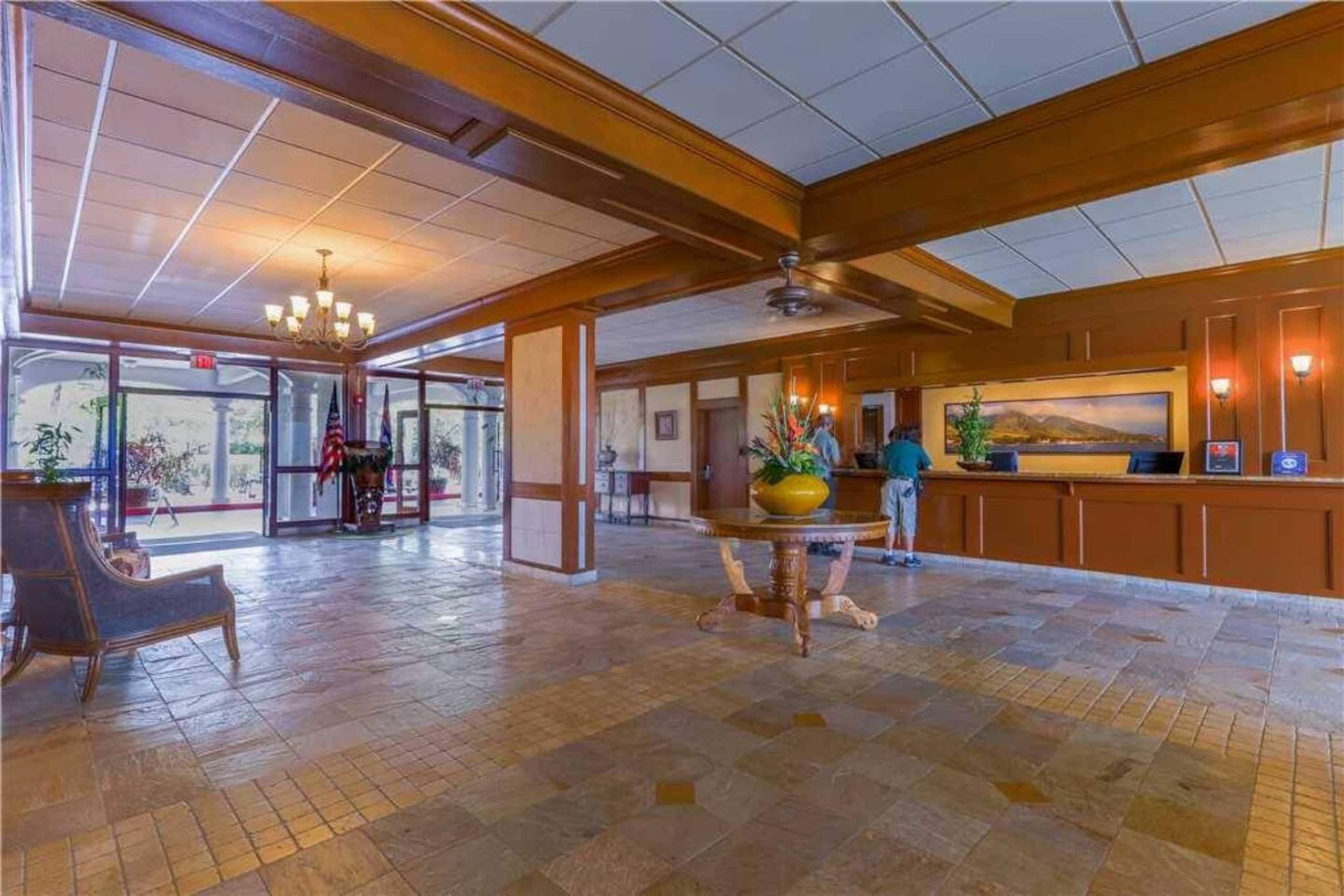 Lahaina Shores Beach Resort Studio - Image 19