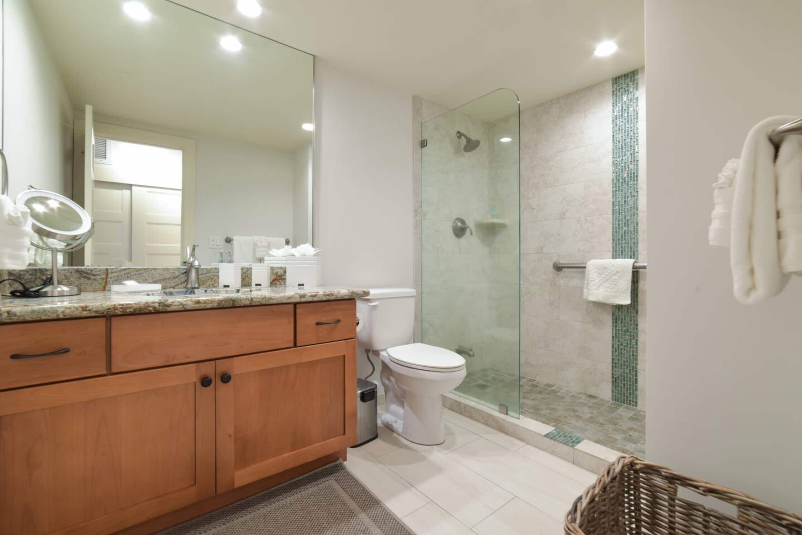 Lahaina Shores Beach Resort Studio - Image 31