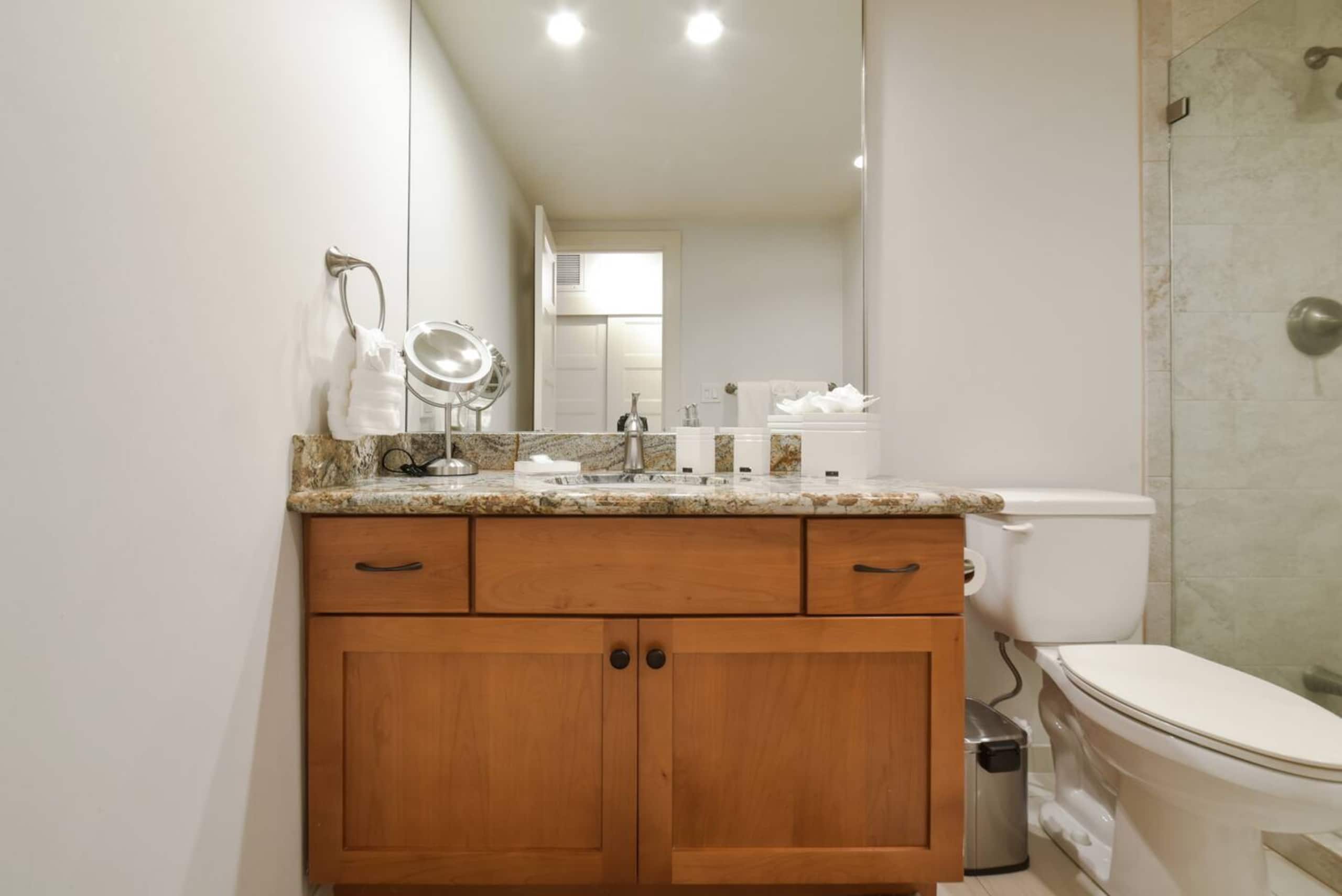 Lahaina Shores Beach Resort Studio - Image 33